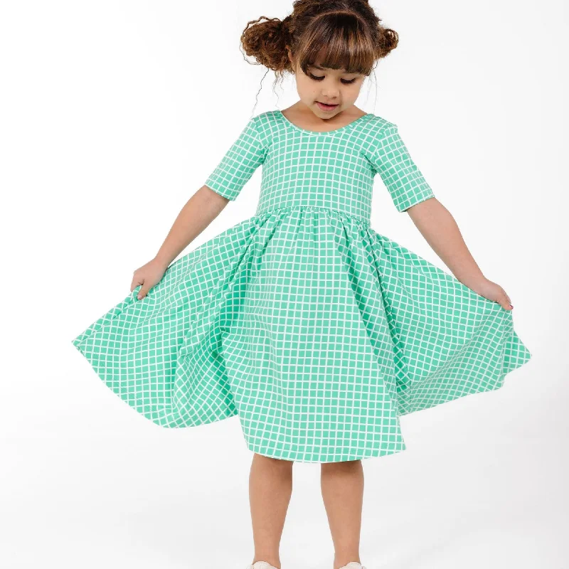 Timeless Women's Outfit The Short Sleeve Ballet Dress in Spring Picnic