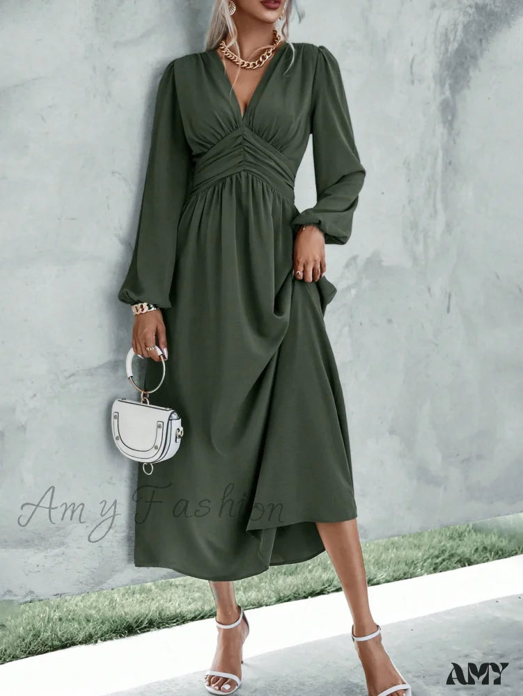 Women's Trendy Garments Amy Fashion - Plunging Neck Lantern Sleeve  Waist Split Thigh Dress