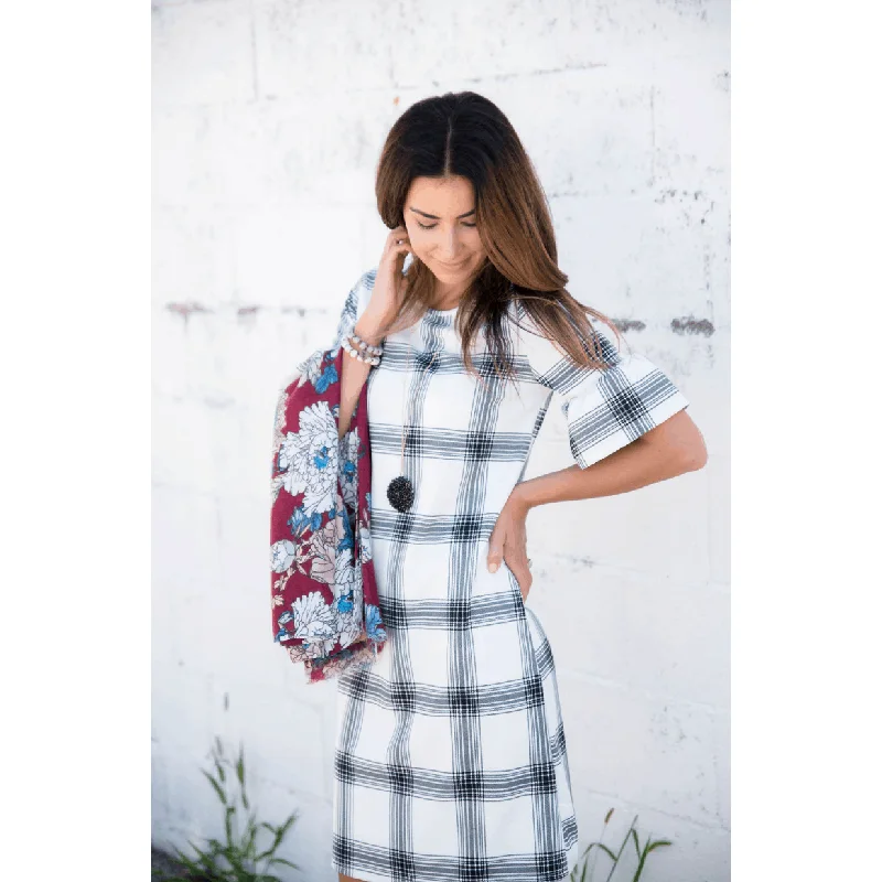 Women's Relaxed Outfit Plaid Flutter Dress