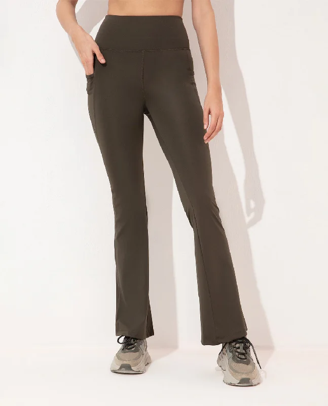 Women Stretchable Flared Pants